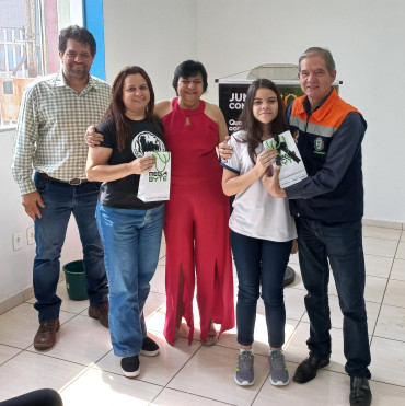 Foto 10: Alunos de Quatá são premiados no 3º Concurso Cultural 