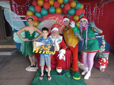 Foto 13: Especial de Natal: entrega de brinquedos