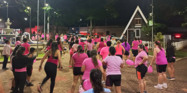 Foto 23: Caminhada e Passeio Ciclístico em prol do Outubro Rosa