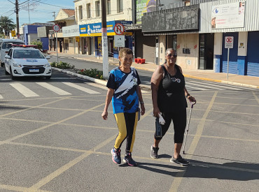 Foto 97: Alunos e usuários recebem orientações sobre prevenção e controle do diabetes 