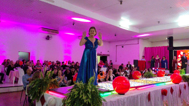 Foto 198: Candidata de Quatá vence Concurso Miss Terceira Idade Regional 2025