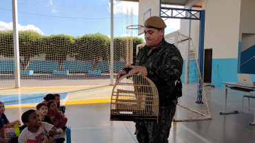 Foto 3: Palestra de conscientização sobre o combate ao tráfico de animais silvestres