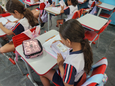 Foto 203: Volta às Aulas em Quatá: Alunos recebem Kit Escolar e Mimo especial