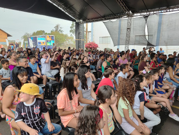 Foto 170: Quatá recebe Palco Móvel Emcena Brasil Edição Certame