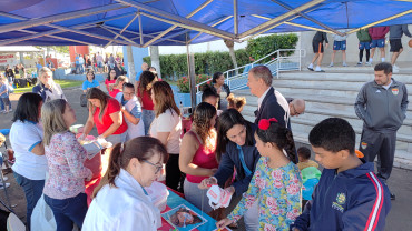 Foto 59: Festa do Trabalhador reúne centenas de pessoas