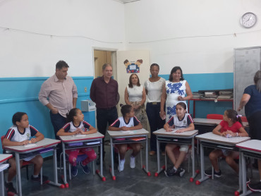Foto 189: Volta às Aulas em Quatá: Alunos recebem Kit Escolar e Mimo especial