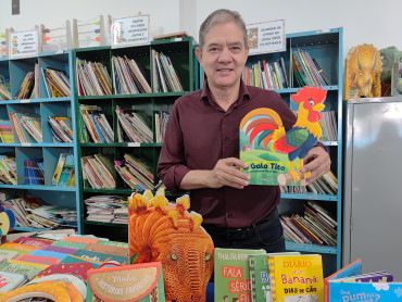 Foto 19: Entrega de Livros de Literatura