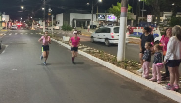 Foto 2: Caminhada e Passeio Ciclístico em prol do Outubro Rosa