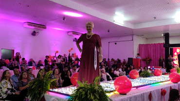 Foto 118: Candidata de Quatá vence Concurso Miss Terceira Idade Regional 2025