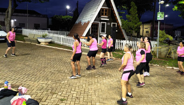 Foto 28: Caminhada e Passeio Ciclístico em prol do Outubro Rosa