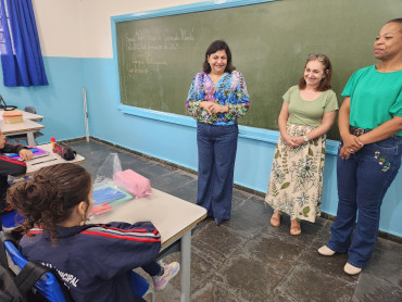 Foto 88: Volta às Aulas em Quatá: Alunos recebem Kit Escolar e Mimo especial
