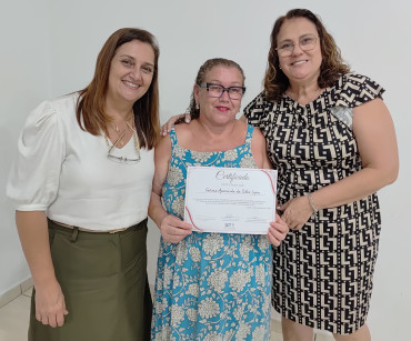 Foto 33: Entrega de certificados marca encerramento de cursos profissionalizantes em Quatá