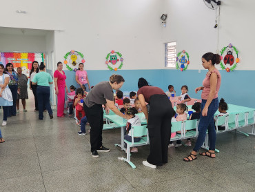 Foto 23: Volta às Aulas em Quatá: Alunos recebem Kit Escolar e Mimo especial