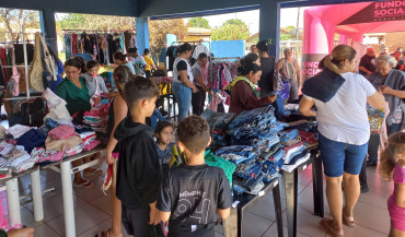 Foto 19: Fundo Social de Solidariedade e Secretaria de Promoção Social realizam Varal Solidário especial de Natal