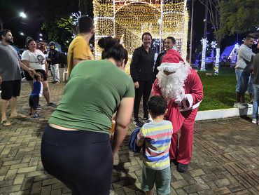 Foto 47: Natal de Luz da G10 Concreto leva carreata natalina às ruas de Quatá