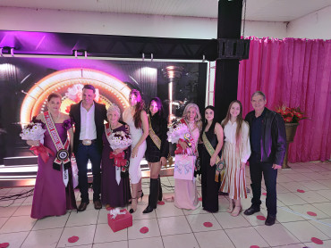 Foto 4: Candidata de Quatá vence Concurso Miss Terceira Idade Regional 2025