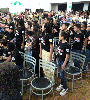 Foto 114: Alunos dos 5º anos de Escolas Municipais recebem certificado do Proerd