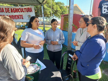 Foto 45: Festa do Trabalhador reúne centenas de pessoas