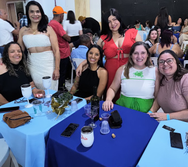 Foto 49: Funcionários Municipais de Quatá são homenageados com festa