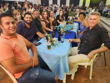 Foto 52: Funcionários Municipais de Quatá são homenageados com festa