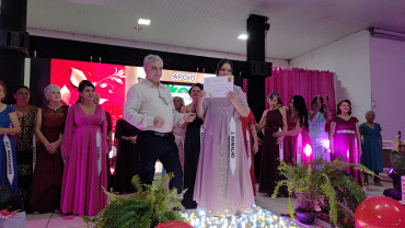 Foto 137: Candidata de Quatá vence Concurso Miss Terceira Idade Regional 2025