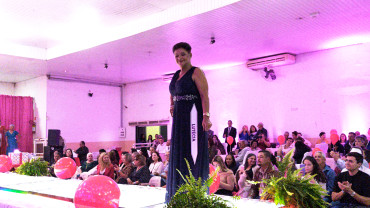 Foto 227: Candidata de Quatá vence Concurso Miss Terceira Idade Regional 2025