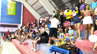 Foto 27: Villa F.C vence nos pênaltis a final do Campeonato de Férias e conquista o título de campeã da competição