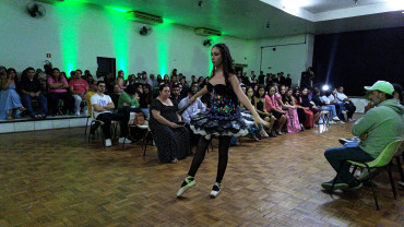Foto 11: Moda e consciência ambiental é destaque em desfile da Etec
