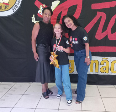 Foto 173: Alunos dos 5º anos de Escolas Municipais recebem certificado do Proerd