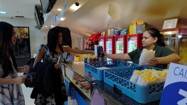 Foto 6: Cinema e Vivência Cultural: Alunos da Escola Chiquinho participam de passeio ao Prudenshopping