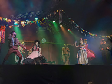 Foto 93: Quatá recebe Palco Móvel Emcena Brasil Edição Certame
