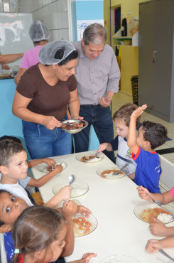 Foto 199: Churrasco marca as comemorações alusivas ao Dia das Crianças