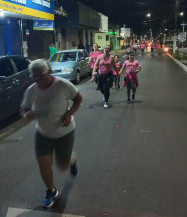 Foto 9: Caminhada e Passeio Ciclístico em prol do Outubro Rosa
