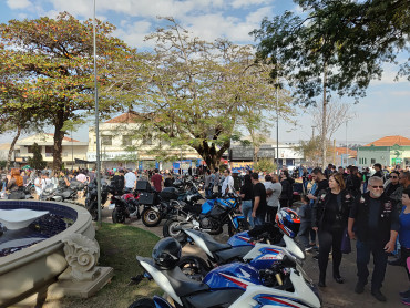 Foto 115: 3º Encontro de Carros Antigos e Motociclistas reúne centenas de expositores em Quatá