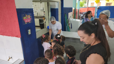 Foto 54: Volta às Aulas em Quatá: Alunos recebem Kit Escolar e Mimo especial
