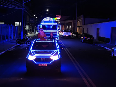 Foto 45: Natal de Luz da G10 Concreto leva carreata natalina às ruas de Quatá