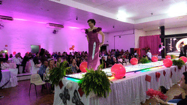 Foto 17: Candidata de Quatá vence Concurso Miss Terceira Idade Regional 2025