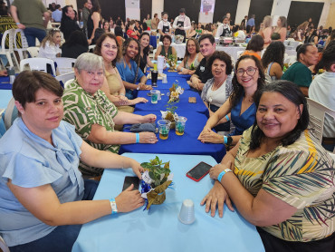 Foto 58: Funcionários Municipais de Quatá são homenageados com festa