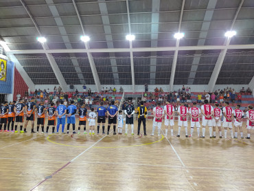 Foto 32: Villa F.C vence nos pênaltis a final do Campeonato de Férias e conquista o título de campeã da competição