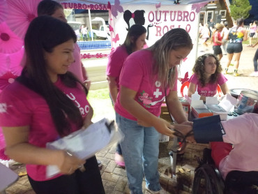 Foto 76: Caminhada e Passeio Ciclístico em prol do Outubro Rosa