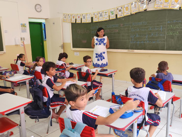 Foto 172: Volta às Aulas em Quatá: Alunos recebem Kit Escolar e Mimo especial