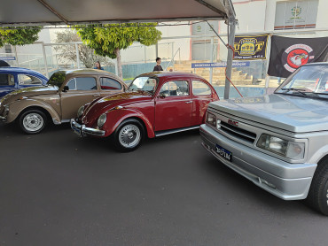 Foto 91: 3º Encontro de Carros Antigos e Motociclistas reúne centenas de expositores em Quatá