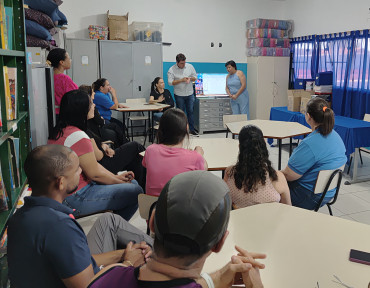 Foto 1: Professores da Rede Municipal recebem homenagem pelo Dia do Professor