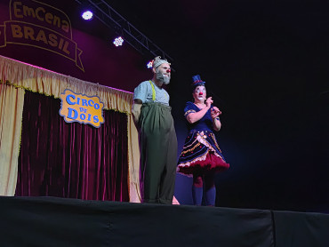 Foto 50: Quatá recebe Palco Móvel Emcena Brasil Edição Certame