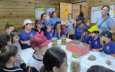 Foto 17: Alunos da Escola Orísia participam de ação educativa no Centro de Educação Ambiental de Paraguaçu Paulista