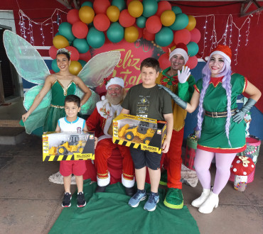 Foto 14: Especial de Natal: entrega de brinquedos