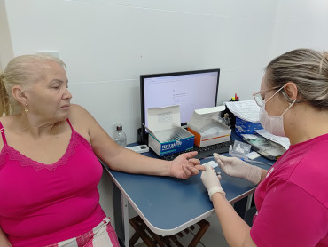 Foto 10: Saúde realiza ações alusivas a Campanha do outubro Rosa