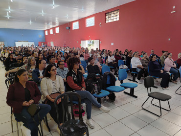 Foto 10: Educação promove treinamento baseado na Lei Lucas