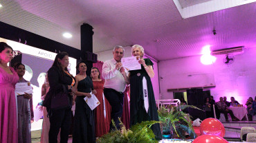 Foto 144: Candidata de Quatá vence Concurso Miss Terceira Idade Regional 2025