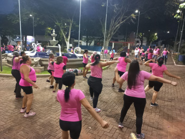 Foto 79: Caminhada e Passeio Ciclístico em prol do Outubro Rosa